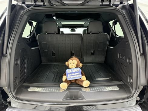 Used 2024 Chevrolet Suburban Z71 w/ Luxury Package image 8