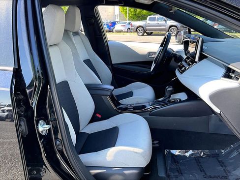 Used 2024 Toyota Corolla SE w/ SE Package image 9