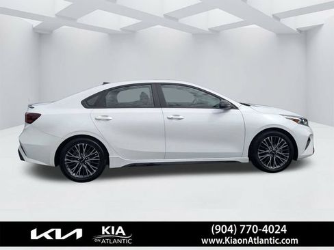 Used 2024 Kia Forte GT-Line w/ GT-Line Premium Package FWD image 2