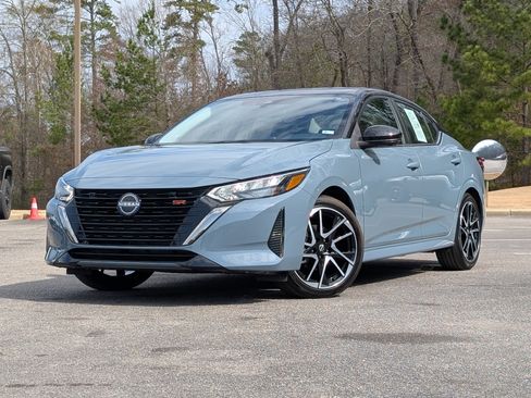 Used 2024 Nissan Sentra SR w/ SR Premium Package image 4