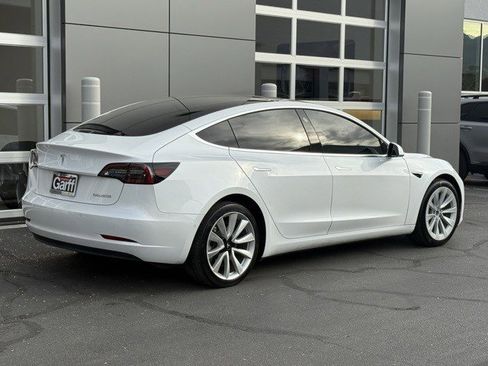 Used 2020 Tesla Model 3 Performance image 3