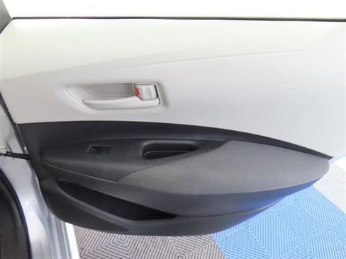 Used 2025 Toyota Corolla LE AWD/4WD image 30
