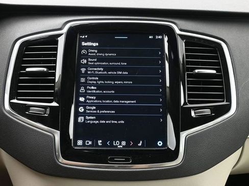 Used 2023 Volvo XC90 B6 Plus w/ Protection Package Premier AWD/4WD image 16