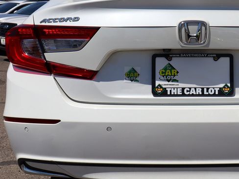 Used 2018 Honda Accord Touring image 19