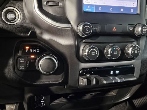 Used 2024 RAM 2500 Big Horn w/ Bed Utility Group image 31