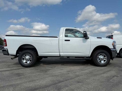 Used 2024 RAM 2500 Tradesman w/ Chrome Appearance Group image 5