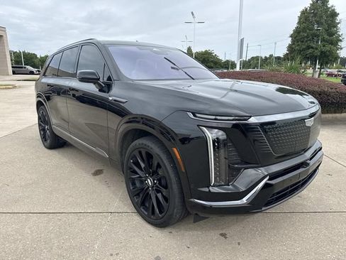 Used 2026 Cadillac Vistiq Sport AWD/4WD image 3