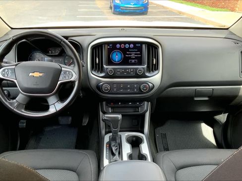 Used 2017 Chevrolet Colorado LT w/ LT Convenience Package RWD image 16