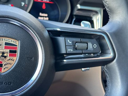 Certified 2025 Porsche Macan image 28