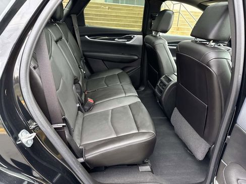 Used 2024 Cadillac XT5 Premium Luxury image 11