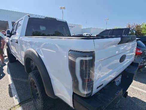 Used 2017 Ford F250 XLT w/ XLT Value Package AWD/4WD image 4