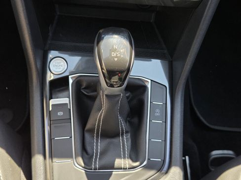 Used 2023 Volkswagen Tiguan SE image 19