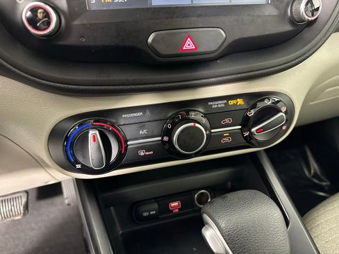 Used 2020 Kia Soul S image 16