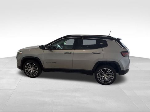 Used 2022 Jeep Compass Limited w/ Elite Group image 7