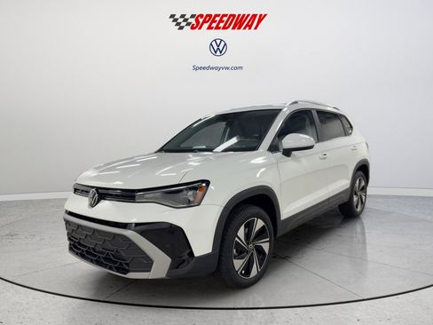 New 2026 Volkswagen Taos SE AWD/4WD image 4