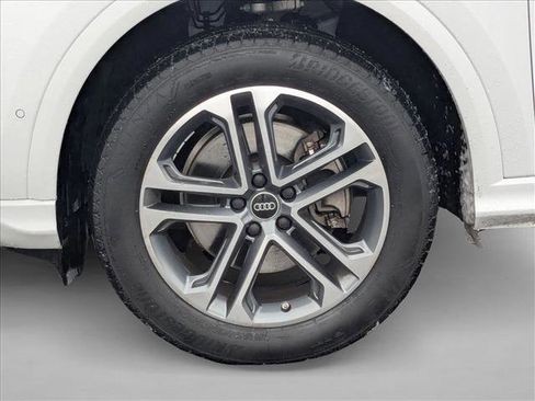 Used 2025 Audi Q5 Premium w/ Convenience Package image 26