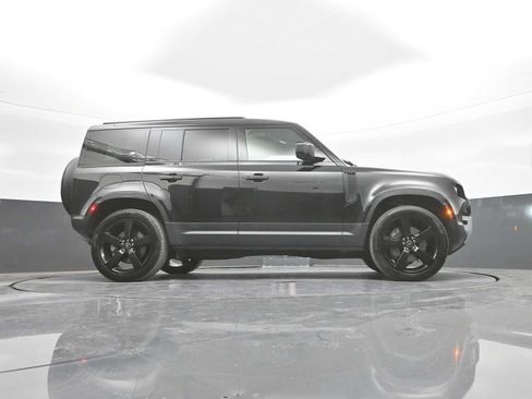 Used 2023 Land Rover Defender 110 SE AWD/4WD image 43