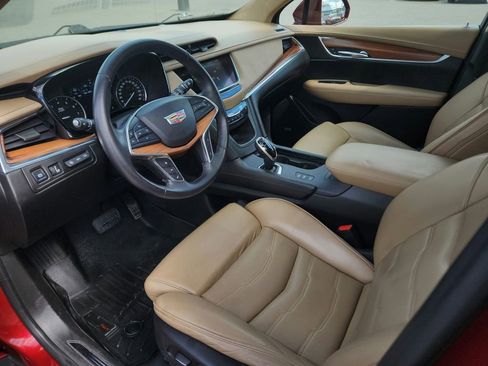 Used 2017 Cadillac XT5 Platinum image 18