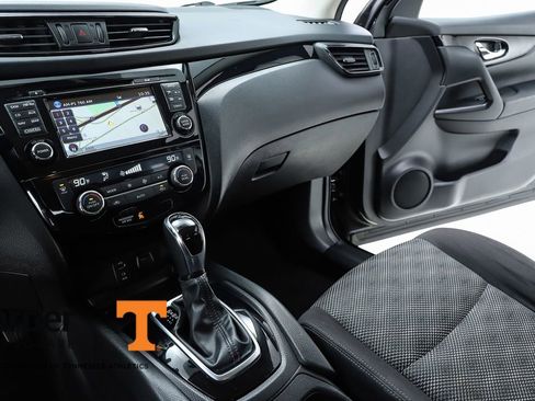 Used 2017 Nissan Rogue Sport SV w/ SV Premium Package image 60