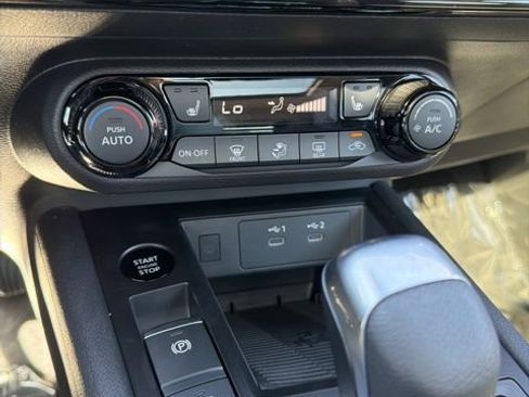 New 2026 Nissan Kicks SV w/ SV Premium Package FWD image 17