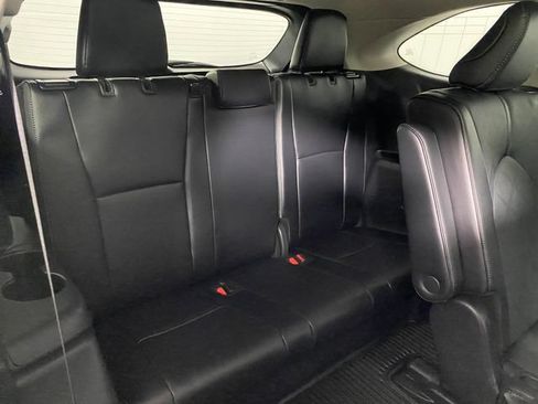 Certified 2024 Toyota Highlander Platinum AWD/4WD image 11