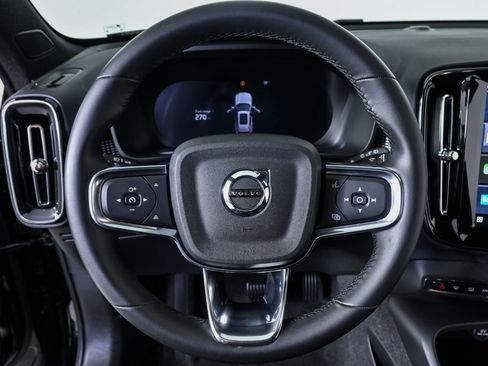 Certified 2025 Volvo XC40 B5 Plus image 10