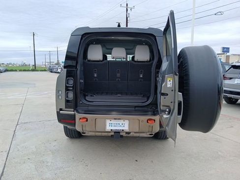 Used 2025 Land Rover Defender 130 X image 9