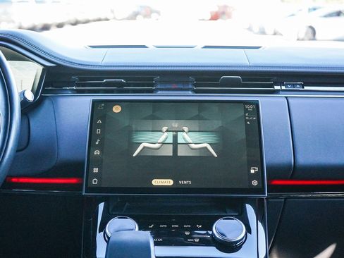 Used 2023 Land Rover Range Rover Sport SE image 15