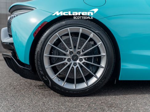 Used 2025 McLaren Artura image 24