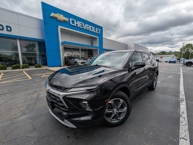 Used 2023 Chevrolet Blazer LT w/ Driver Confidence Package FWD image 27