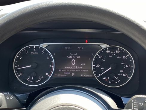Used 2022 Nissan Pathfinder S FWD image 13