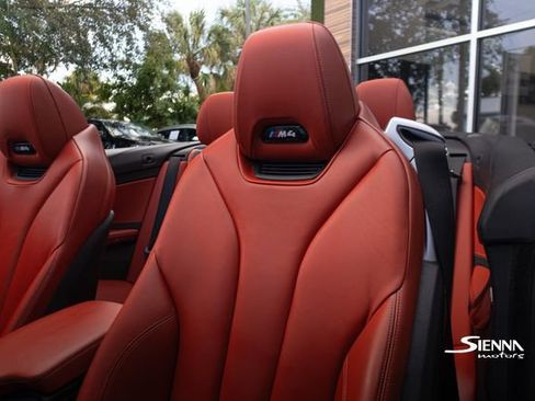 Used 2018 BMW M4 Convertible image 26