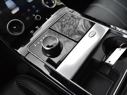 Used 2019 Land Rover Range Rover Velar S image 41