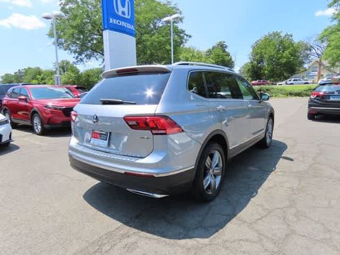 Used 2021 Volkswagen Tiguan SEL AWD/4WD image 4