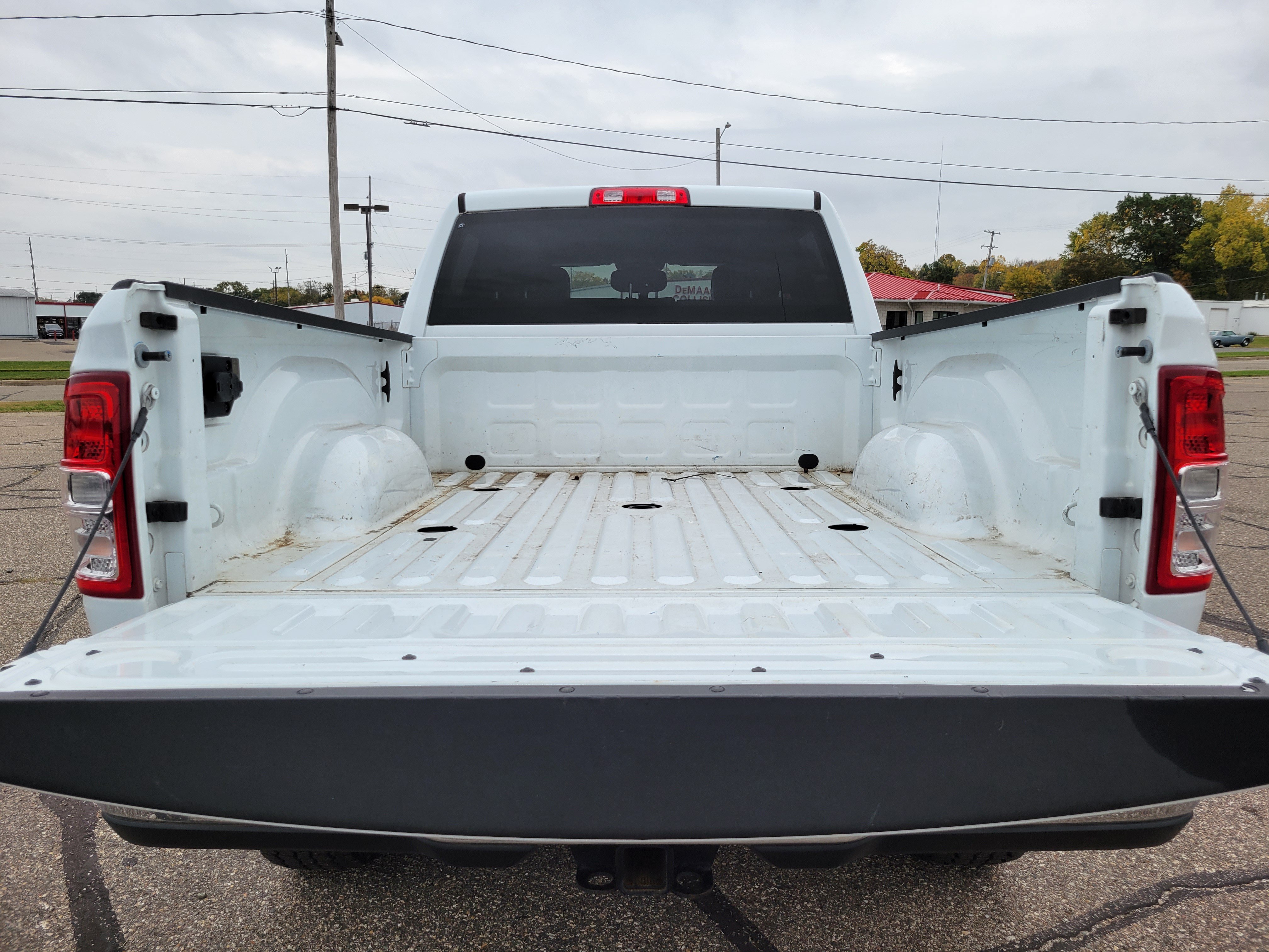 Used 2023 RAM 2500 Tradesman w/ Chrome Appearance Group AWD/4WD image 21
