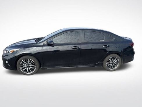 Used 2023 Kia Forte GT-Line FWD image 2