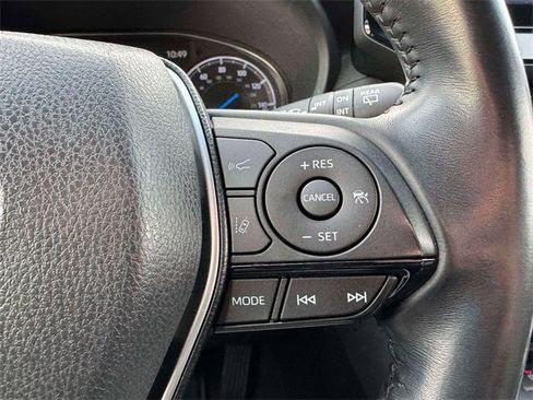 Used 2022 Toyota Venza XLE image 24