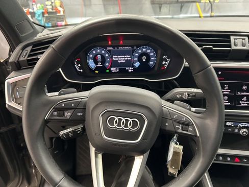 Used 2025 Audi Q3 2.0T Premium image 13
