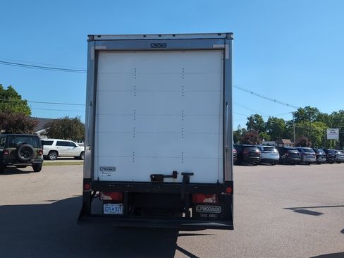 Used 2017 Mercedes-Benz Sprinter 3500 w/ Front Bench Seat Package image 6
