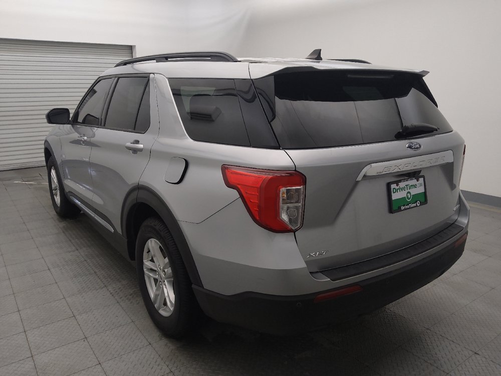 Used 2021 Ford Explorer XLT AWD/4WD image 5