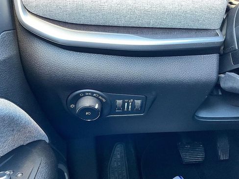 Used 2022 Jeep Compass Latitude image 15