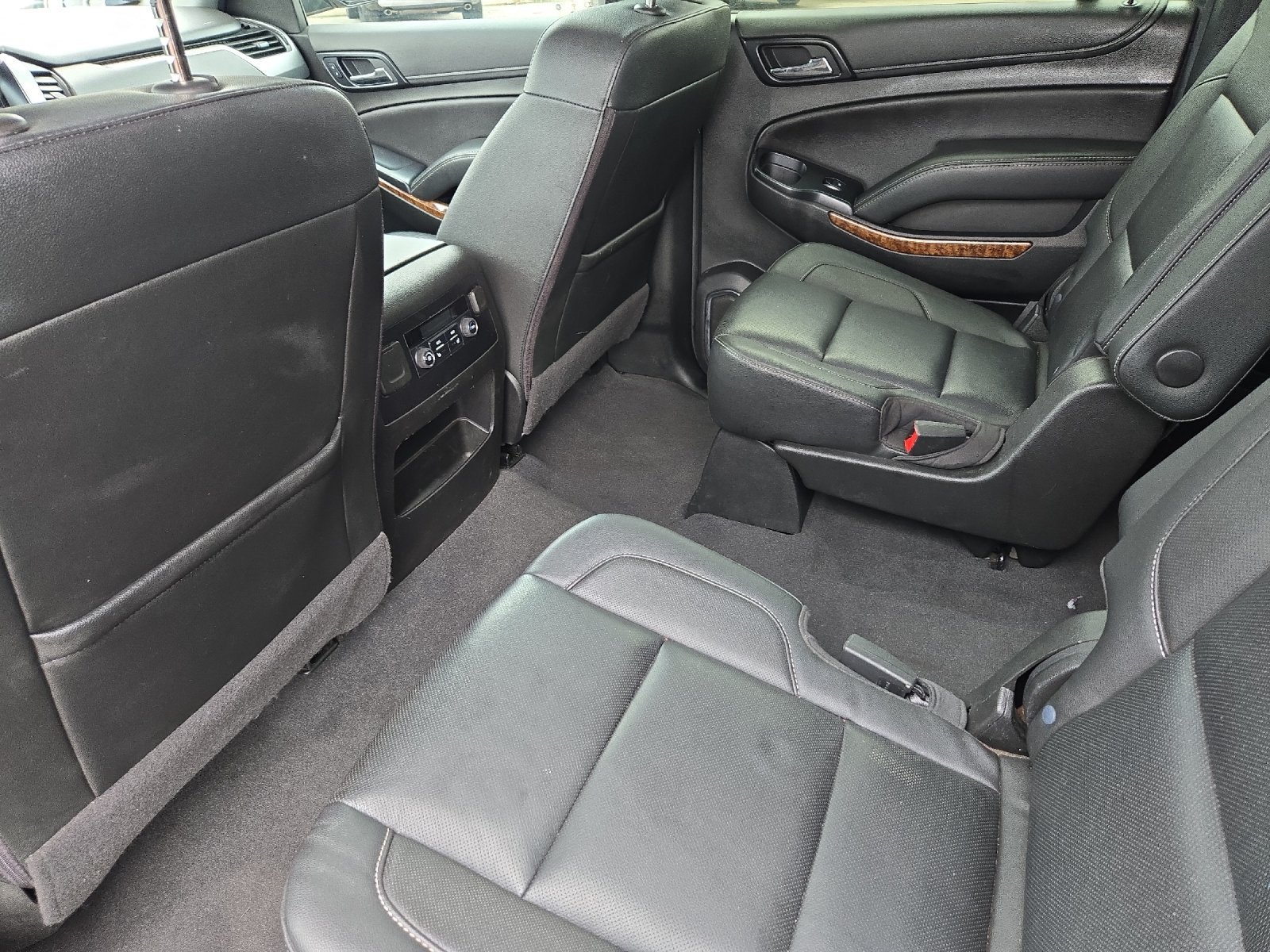 Used 2020 Chevrolet Suburban Premier RWD image 11