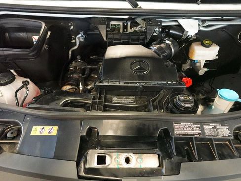 Used 2024 Mercedes-Benz Sprinter 2500 w/ Acoustic Package image 27