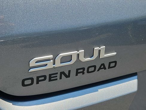 Used 2023 Kia Soul LX w/ LX Technology Package FWD image 28