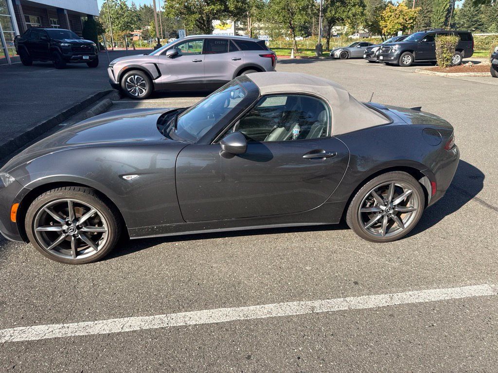 Used 2021 MAZDA MX-5 Miata Grand Touring RWD image 6