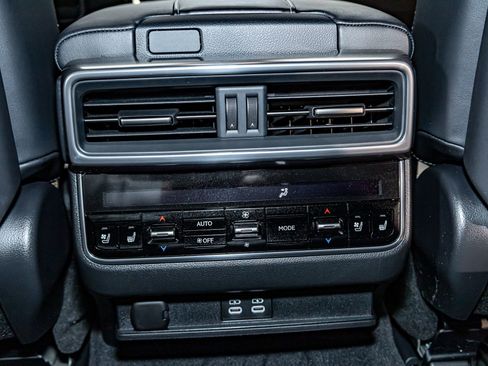 Used 2022 Lexus LX 600 F Sport w/ Accessory Package (Z1) image 25