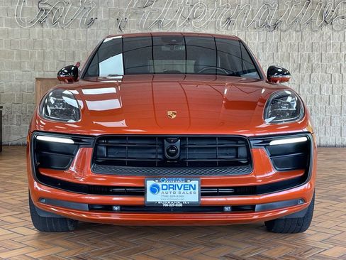 Used 2023 Porsche Macan AWD/4WD image 3