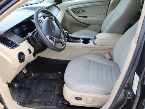 Used 2015 Ford Taurus SE image 12