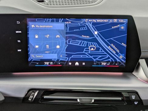 Used 2025 BMW X1 M35i w/ Premium Package image 20