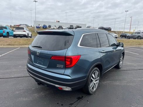 Used 2017 Honda Pilot Touring image 3